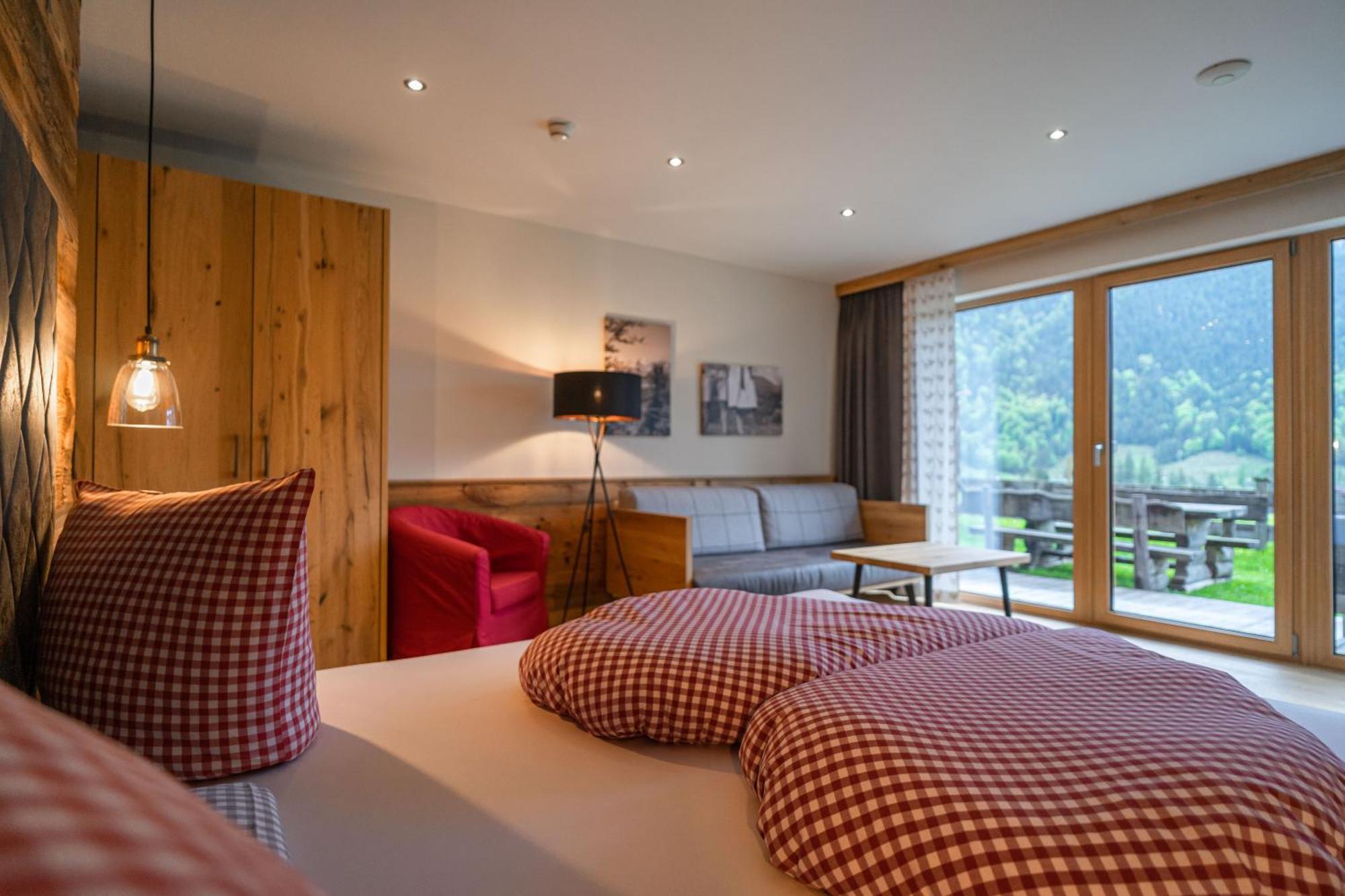 Hotel Landhaus Tirolerherz Sankt Ulrich am Pillersee Chambre photo