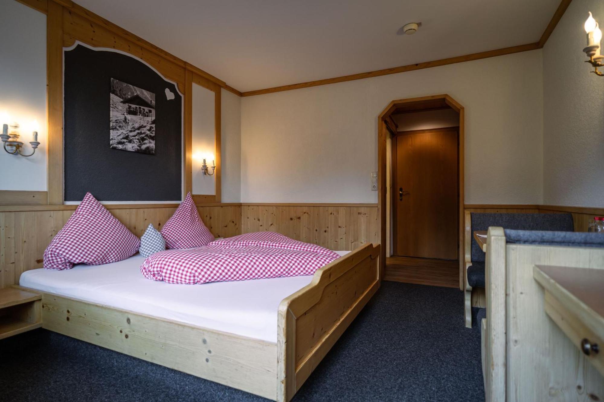 Hotel Landhaus Tirolerherz Sankt Ulrich am Pillersee Chambre photo