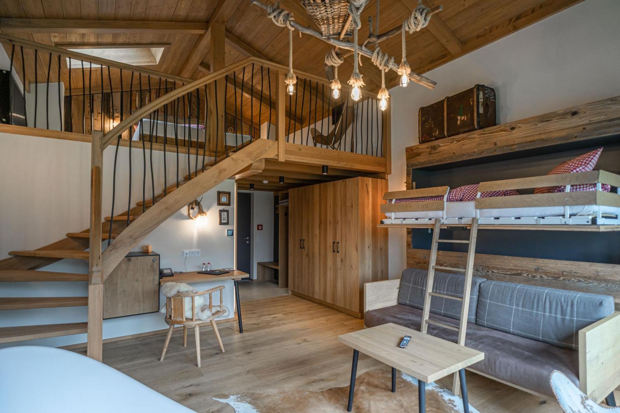 Hotel Landhaus Tirolerherz Sankt Ulrich am Pillersee Chambre photo